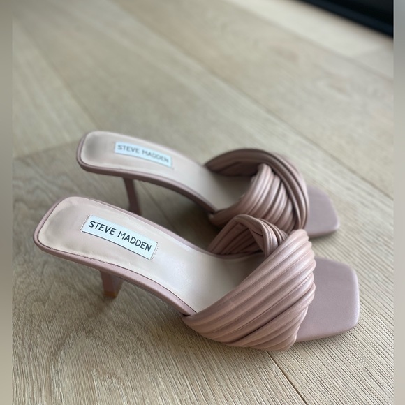 Steve Madden heel slides, size 8 - Picture 2 of 7